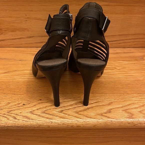 Vince Camuto 7.5 black with chrome hardware heeled open toe zip booties aviator - Picture 3 of 6